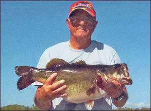 	<strong>Ray Chadwick</strong>
<p>
	10 pounds, 3 ounces<br />
	11/2/2004; 7:05 a.m.<br />
	Lake Istokpoga, FL<br />
	<b>Lure</b>: Three-eighths-ounce spinnerbait<br />
	<b>Depth</b>: 4 feet, hydrilla</p>
