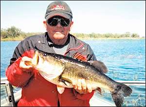 	<strong>Charles Henle</strong>
<p>
	10 pounds, 8 ounces<br />
	3/4/2005; 10:15 a.m.<br />
	Lake Kissimmee, FL<br />
	<b>Lure</b>: 5-inch Chompers Super Sinker (green pumpkin)<br />
	<b>Depth</b>: 2 feet, lily pads and reeds</p>
