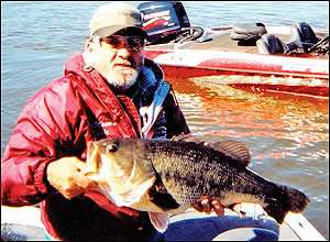 	<strong>John Miller</strong>
<p>
	11 pounds, 3 ounces<br />
	3/10/2005;10:20 a.m.<br />
	California Delta, CA<br />
	<b>Lure</b>: GSenko (peanut butter and jelly)<br />
	<b>Depth</b>: 7 feet, boat docks</p>
