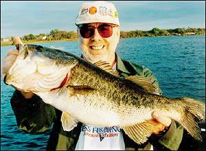 
	<strong>Steve Smith</strong>
<p>
	10 pounds, 8 ounces<br />
	3/24/2005; 7:00 a.m.<br />
	Orange Grove Lake, FL<br />
	<b>Lure</b>: 7-inch shiner<br />
	<b>Depth</b>: 9 feet, coontail</p>
