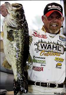Mark Tucker shows off a monster at the first weigh-in of the 2006 Classic.