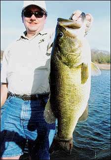 
	<strong>Jim Boettcher</strong>
<p>
	12 pounds, 2 ounces<br />
	4/28/2005; 5:30 p.m.<br />
	Lake El Salto, Mexico<br />
	<b>Lure</b>: 8-inch Zoom Lizard (green pumpkin)<br />
	<b>Depth</b>: 7 feet, rock bottom/gravel</p>
