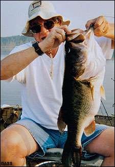 
	<strong>H.B. Meador Jr.</strong>
<p>
	11 pounds<br />
	8/12/2005; 8:00 a.m.<br />
	Briery Creek, Va.<br />
	<b>Lure</b>: 7-inch Zoom Trick Worm (watermelon seed)<br />
	<b>Depth</b>: 13 feet, standing brush/timber</p>
