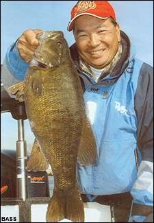 <p>
	<strong>David Chong</strong></p>
<p>
	7 pounds, 4 ounces<br />
	10/30/2005; 10:00 a.m.<br />
	Lake Simcoe, Ontario<br />
	<b>Lure</b>: 1/2-ounce tube jig<br />
	<b>Depth</b>: 27 feet, dropoff with scattered rockpiles</p>
