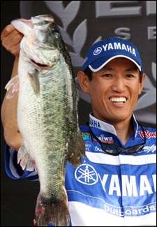 Takahiro Omori <br>
Emory, Texas<br>
Day 2 Weight: 27-11<br>