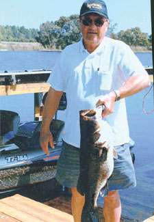 <p>
	<strong>Jerry McConnell</strong></p>
<p>
	13-9</p>
<p>
	Lake Smith, Fla.<br />
	8-inch wild shiner</p>
