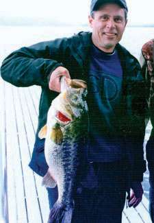 <p>
	<strong>Jay Farmer</strong></p>
<p>
	10-6</p>
<p>
	Clear Lake, Calif.<br />
	Strike King jerkbait<br />
	(shad)</p>
