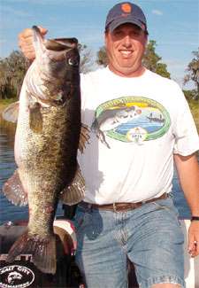 <p>
	<strong>Christopher T. Bowes</strong></p>
<p>
	11-9</p>
<p>
	Johns Lake, Fla.<br />
	6-inch Yum Dinger (junebug)</p>
