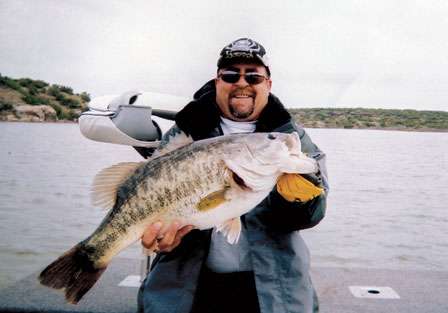 <strong>Tim Pummil</strong>
<p>
	11 pounds, 5 ounces<br />
	Lake Alan Henry, Texas<br />
	<b>Lure:</b> Senko<br />
	(smoke)</p>
