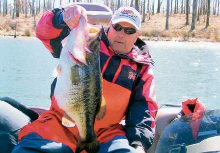 <strong>Ronnie L. Allison</strong>
<p>
	12 pounds, 0 ounces<br />
	Lake Fork, Texas<br />
	<b>Lure:</b> Husky Jerk<br />
	(glass pink clown)</p>
