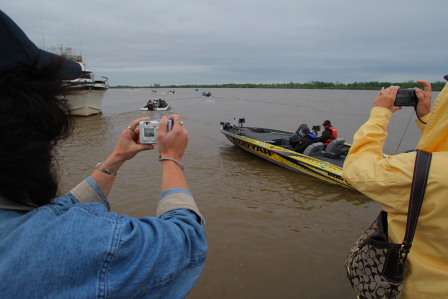 Fans watch the anglers during the morning launch