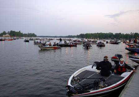 Anglers prepare for the start of the final morning of fishing at Santee-Cooper.