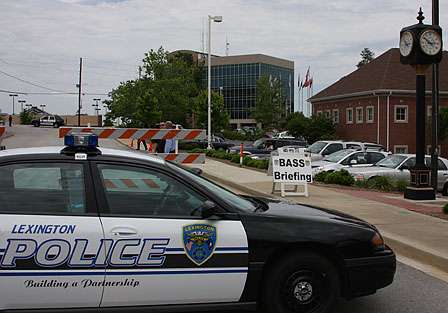 Lexington Police blocked the road in front of the community complex welcoming the pros and the fans for registration.
