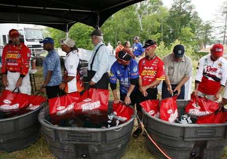 Anglers wait at the tanks on Day One of the Carolina Clash on Lake Murray.