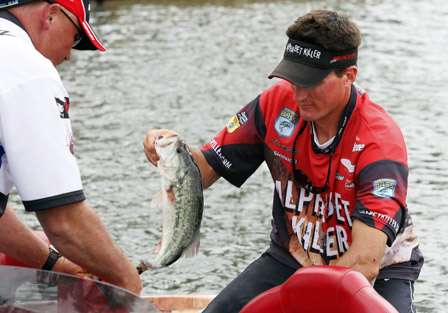 Matt Sphar (right) and his co-angler Jeff Freeman bag one. Freeman, who fished the Bassmaster Classic in February (qualifying through the Federation Nation), is in second place.