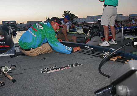 Kurt Dove prepares for Day One of competition on Wheeler Lake.