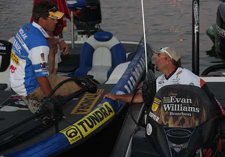 David Wolak and Jason Quinn converse early on Day One of the Southern Challenge.