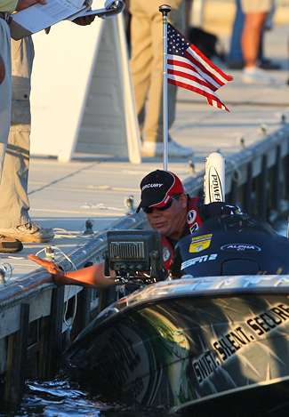 Chris Lane pushes away from the launch dock to begin Day One of the Southern Challenge