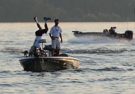 BASS fans are doing back-flips over the Bassmaster Elite Series on its stop in beautiful Alabama on Wheeler Lake.