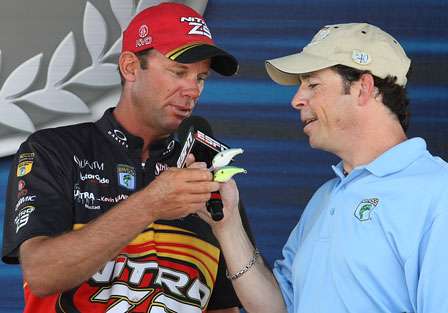Kevin VanDam presents two of the baits he used in the Southern Challenge to BASS emcee, Keith Alan. VanDam told Alan, 