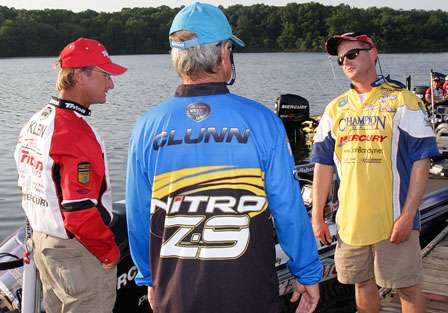 Gary Klein, Rick Clunn, and Jon Bondy discuss options for the upcoming Elite Series tournament in Iowa. The region where the River Rumble is to be held is in question due to high water on the Mississippi River.