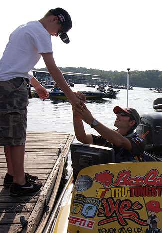 Dalton Shinn drove to Kentucky Lake with his family to see Michael Iaconelli. The two met five years ago at Grand Lake, Okla., and have become good friends.
