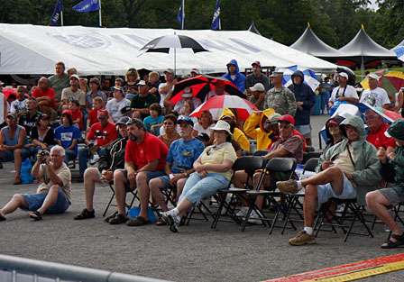 BASS fans brave the rain to watch the best bass fishermen in the world weigh in on Day Two of the Bluegrass Brawl on Kentucky Lake.