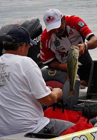 Paul Elias, after a review of Official BASS rules, was able to gain back a penalty pound this morning, and would sack enough weight to finish Day Two in fifth place.
