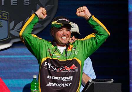 Timmy Horton celebrates as he realizes he has a shot at stealing the lead from Kevin VanDam.