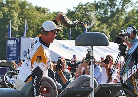 Jami Fralick pulls his best fish from the live well, before weighing in 16 pounds, 14 ounces. Fralick finished the Bluegrass Brawl in 11th place with 69 pounds, 8 ounces. 