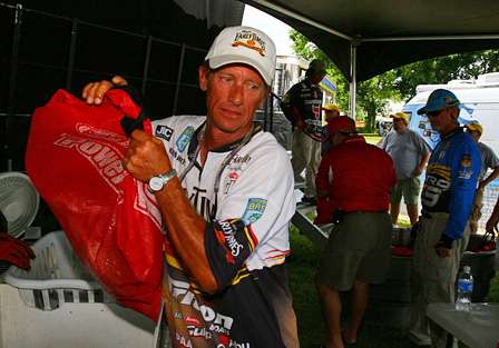 Kevin Wirth brings his fish to the bump table before taking the stage and the lead at the end of Day Two.