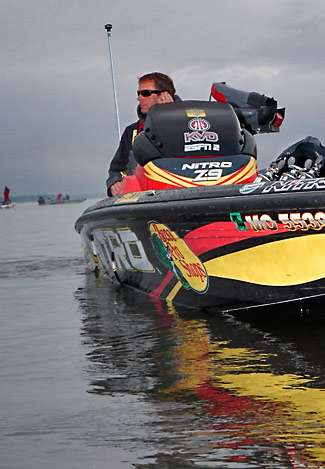 Kevin VanDam pulls to the dock before the Day Two launch.