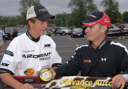 John Crews talks to JWC angler Clay Allensworth about the line he likes to use in Elite competition.