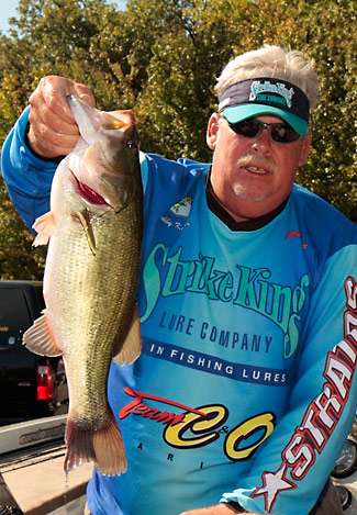 Bobby Kilzer, a native of Paris, Tenn., was unable to put a full limit together, but did prove he was around the right size bass.