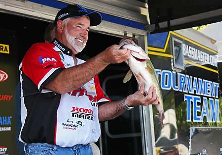 Ray Brazier claims third place going into the final day of the Central Open  on Kentucky Lake, with a 32 pound, 11 ounce total.