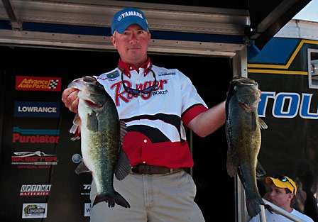 Randall Tharp continued his onslaught on the Lake Guntersville bass after he weighing in a final day weight of 21 pounds, 5 ounces.