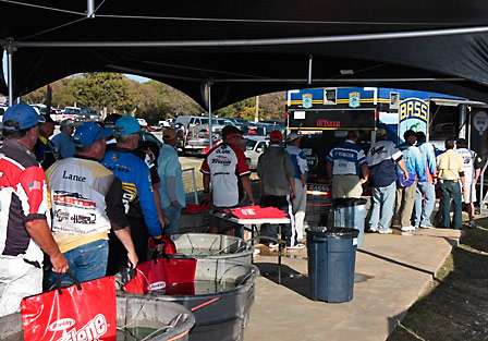 The holding tanks stayed near capacity as over 148 pro competitors and 148 co-anglers waited to get their official weight for Day One of the Central Open 3.