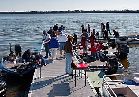 The first flight arrives at the dock in Wooten Park for the final weigh in of the Southern Open number one on the Harris Chain of Lakes, Taveres, Florida.