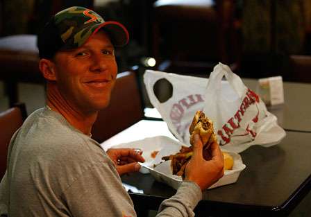 Aaron Martens grabbed a quick sandwich before the anglers meeting.