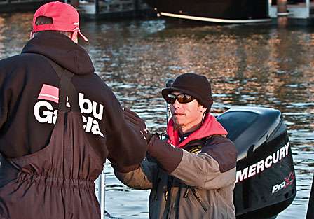 Michael Iaconelli and Boyd Duckett shake hands and wish each other well on Day Two of the Classic. On stage Iaconelli said yesterday that he and Duckett were the only two people that had the lure they were using.
