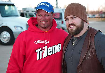 Zac Brown spends a moment with Bassmaster Elite pro Bobby Lane behind the CenturyTel Center.