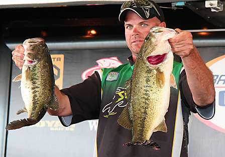 Todd Castledine (7th, 18-5)