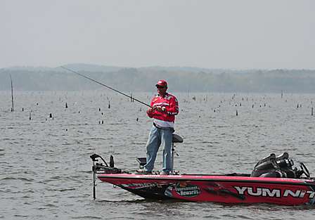 Elite Series Pro Matt Reed tried his best to avoid the crowds and was still within earshot of three other boats. Fishermen were out in force taking advantage of a great fishery.