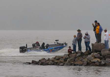 Jon Bondy takes his hole shot as he enters the main channel of the Lake Dardanelle.