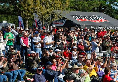 The crowd gets pumped for the final weigh-in of the Toyota Trucks Diamond Drive.