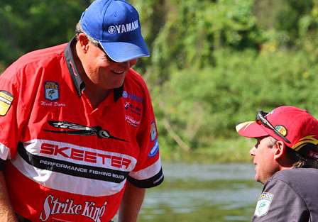 Before bagging their fish, Kevin VanDam and Mark Davis visited about their third day of fishing on the Kissimmee Chain. VanDam leads the Citrus Slam, while Davis failed to make the final day cut and finished 18th. 