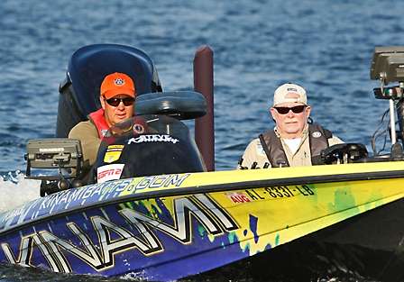 Steve Kennedy idles toward BASS inspection and toward the take off at Oneida Shores.