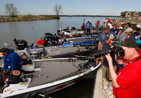 Photographers and Elite Series fans lined the dock to watch anglers return from Wheeler Lake.