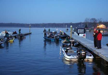 The top thirty pros and co-anglers start to gather at the docks at the Anchor Boats  Marina early on Day Three.