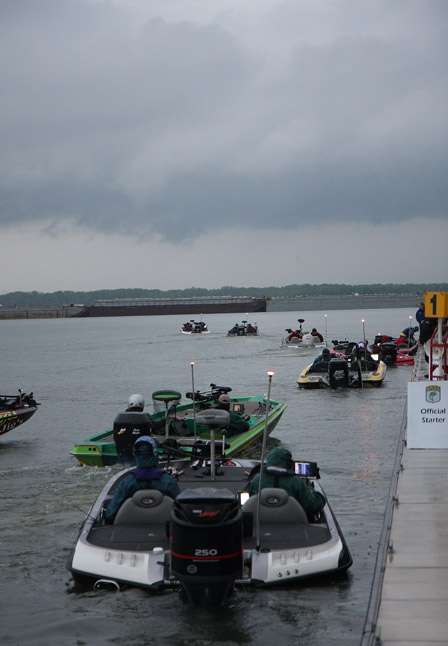 The first flight leaves Ingall's Harbor for the start of Day Two of the Southern Open #2 presented by Oakley.